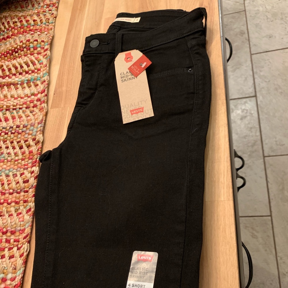 Black Levi’s (short)
